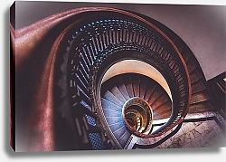 Постер Спиральная лестница с деревянными перилами