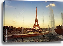 Постер Франция, Париж. Вечер, Эйфелева башня и фонтаны