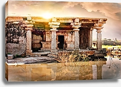 Постер  Древние руины Виджаянагара империи Хампи на закате, Карнатака, Индия.