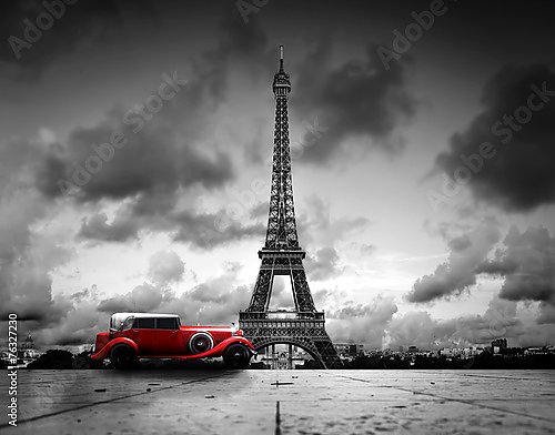 Красный автомобиль у Эйфелевой башни 2