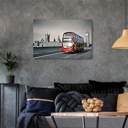 «Англия, Лондон. Современный красный автобус №2» в интерьере гостиной в стиле лофт в серых тонах