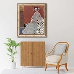 «Портрет Фритцы Ридлер» в интерьере в классическом стиле над комодом