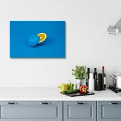 «Синий апельсин» в интерьере кухни в голубых тонах