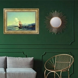 «Крым 2» в интерьере гостиной с зеленой стеной над диваном