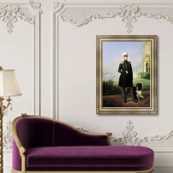 «Портрет императора Николая I. 1849» в интерьере гостиной с зеленой стеной над диваном