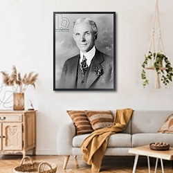 «Henry Ford, 1919» в интерьере гостиной в стиле ретро над диваном