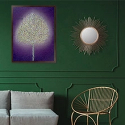 «Mystical Tree, 1996» в интерьере классической гостиной с зеленой стеной над диваном