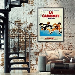 «La Carapate, directed by Gérard Oury, 1978» в интерьере двухярусной гостиной в стиле лофт с кирпичной стеной