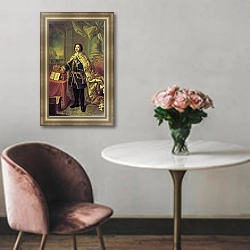 «Портрет Петра I 5» в интерьере гостиной с розовым диваном