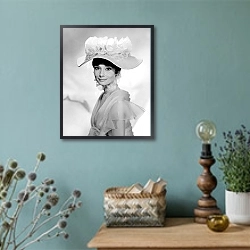 «Hepburn, Audrey (My Fair Lady)» в интерьере в стиле ретро с бирюзовыми стенами