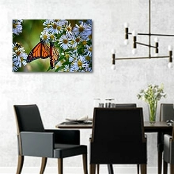 «Две бабочки на кусте ромашек» в интерьере современной столовой с черными креслами