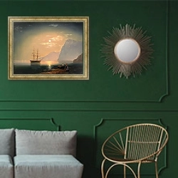 «Лодка в лунном свете» в интерьере классической гостиной с зеленой стеной над диваном
