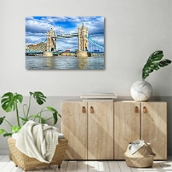 «Лондонский мост, Англия» в интерьере современной комнаты над комодом