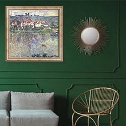 «Vetheuil, 1901» в интерьере классической гостиной с зеленой стеной над диваном