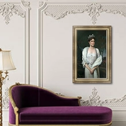 «Портрет императрицы Александры Фёдоровны» в интерьере гостиной с зеленой стеной над диваном