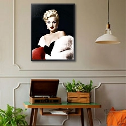 «Marilyn Monroe 2» в интерьере комнаты в стиле ретро с проигрывателем виниловых пластинок