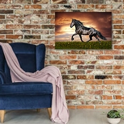 «Черный конь» в интерьере в стиле лофт с кирпичной стеной и синим креслом