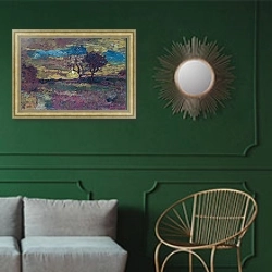 «Восход» в интерьере классической гостиной с зеленой стеной над диваном
