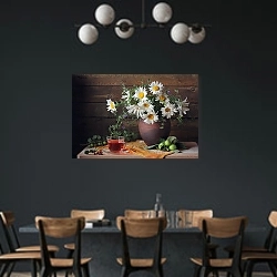 «Летний натюрморт с ромашками» в интерьере столовой с черными стенами