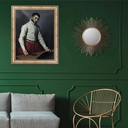 «Портной» в интерьере классической гостиной с зеленой стеной над диваном