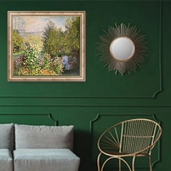 «A Corner of the Garden at Montgeron, 1876-7» в интерьере классической гостиной с зеленой стеной над диваном