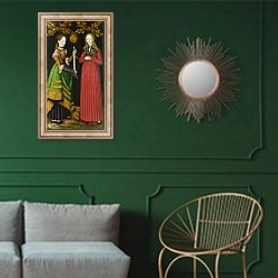 «Святые Женевьева и Аполлния» в интерьере классической гостиной с зеленой стеной над диваном