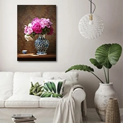 «Фотонатюрморт с китайской вазой и розовыми пионами» в интерьере светлой гостиной в скандинавском стиле над диваном