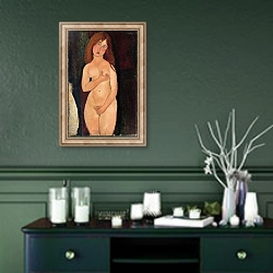 «Venus or Standing Nude or Nude Medici; Venus, 1917» в интерьере прихожей в зеленых тонах над комодом