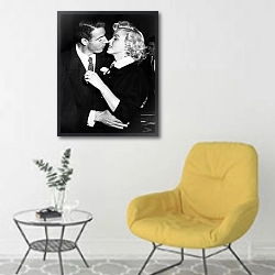 «История в черно-белых фото 967» в интерьере комнаты в скандинавском стиле с желтым креслом