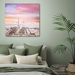 «Эйфелева башня в розовом закате» в интерьере современной спальни в зеленых тонах