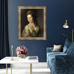 «Портрет Марии Алексеевны Дьяковой. 1778» в интерьере гостиной с зеленой стеной над диваном