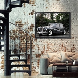 «Rolls-Royce Silver Cloud Saloon (I) '1958» в интерьере двухярусной гостиной в стиле лофт с кирпичной стеной