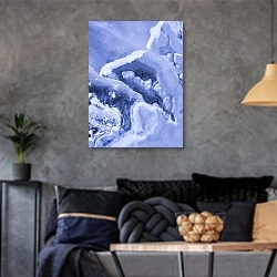 «Текстура голубого минерала» в интерьере гостиной в стиле лофт в серых тонах