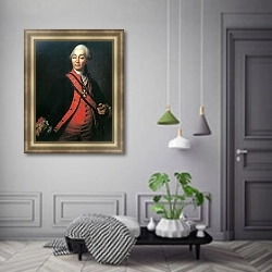 «Портрет Суворова» в интерьере классической гостиной с зеленой стеной над диваном