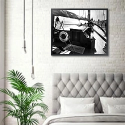 «История в черно-белых фото 425» в интерьере спальни в скандинавском стиле над кроватью