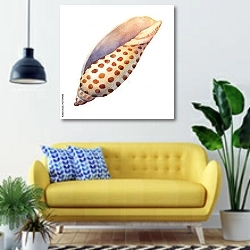 «Пятнистая морская ракушка» в интерьере современной гостиной с желтым диваном