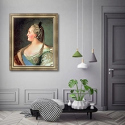 «Portrait of Empress Catherine II the Great, after 1763» в интерьере гостиной в оливковых тонах