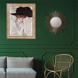 «Черная шляпа» в интерьере классической гостиной с зеленой стеной над диваном