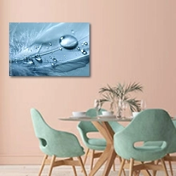 «Перо с каплями воды» в интерьере современной столовой в пастельных тонах