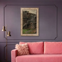 «Runonlaulaja Pahkomin talo Akonlahdelta» в интерьере гостиной с розовым диваном
