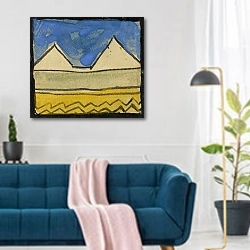 «Abstrahierte Giebel» в интерьере современной гостиной над синим диваном