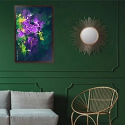«Фиолетовые цветы» в интерьере классической гостиной с зеленой стеной над диваном