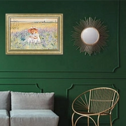 «A Young Girl in a Field of Salvia, Oxeye Daisies and Meadow Foxtail,» в интерьере классической гостиной с зеленой стеной над диваном