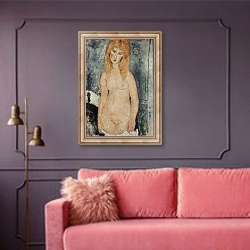 «Nude Standing, c.1917-18» в интерьере гостиной с розовым диваном