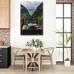 «Чайная церемония в горах» в интерьере кухни с кирпичными стенами над столом
