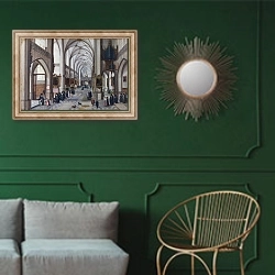 «Интерьер готической церкви 2» в интерьере классической гостиной с зеленой стеной над диваном