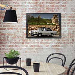 «Mercedes-Benz 280SE Cabriolet (W111 W112) '1968–71» в интерьере кухни в стиле лофт с кирпичной стеной