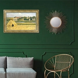 «Снопы и деревня за рекой» в интерьере классической гостиной с зеленой стеной над диваном