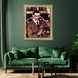 «Portrait of Maurice Utrillo 1921» в интерьере зеленой гостиной над диваном