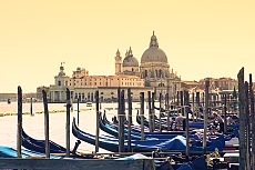 Постер Венеция. гондолы на рассвете